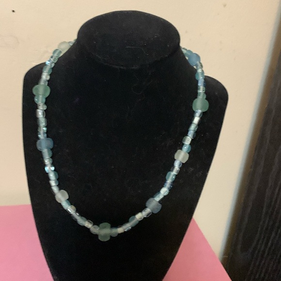 Beautiful blue necklace, 18” - Picture 1 of 6